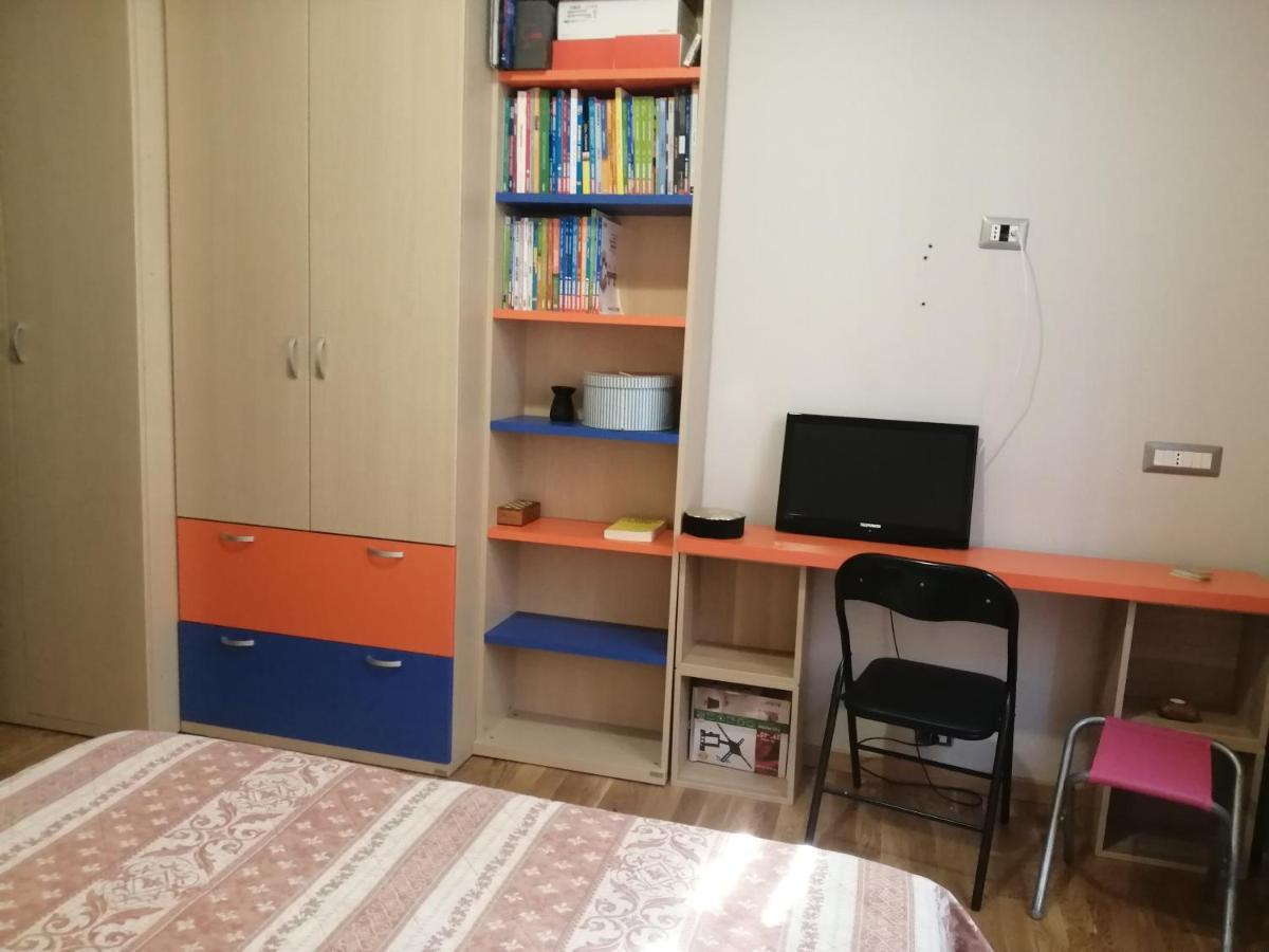 Apartment Sole And Luna In City Center คาตาเนีย ภายนอก รูปภาพ